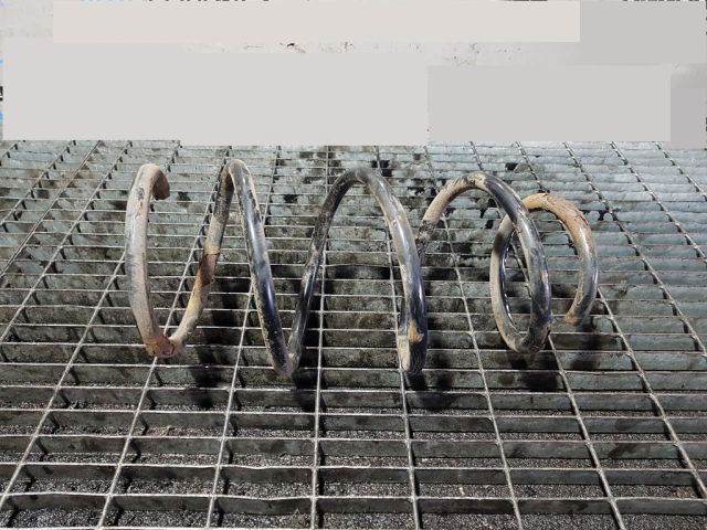 bontott TOYOTA RAV 4 Első Rugó