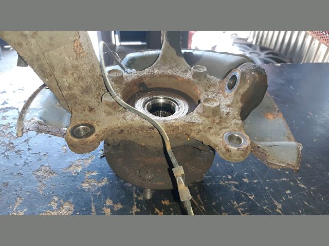 bontott TOYOTA RAV 4 Jobb első Csonkállvány Kerékaggyal