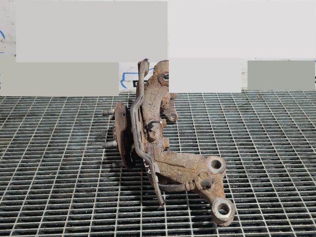 bontott TOYOTA RAV 4 Jobb első Csonkállvány