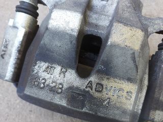 bontott TOYOTA RAV 4 Jobb első Féknyereg Munkahengerrel