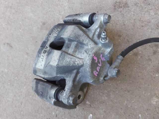 bontott TOYOTA RAV 4 Jobb első Féknyereg Munkahengerrel