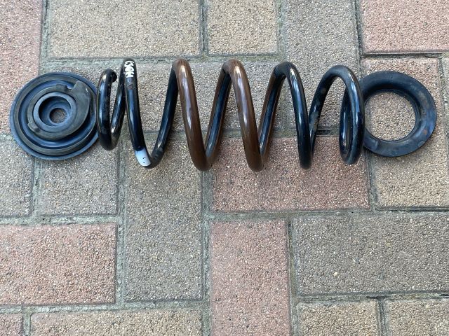 bontott TOYOTA RAV 4 Jobb hátsó Rugó