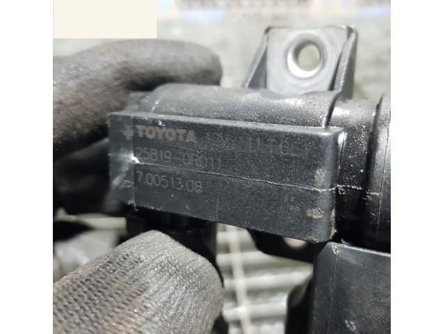 bontott TOYOTA RAV 4 Lefújószelep