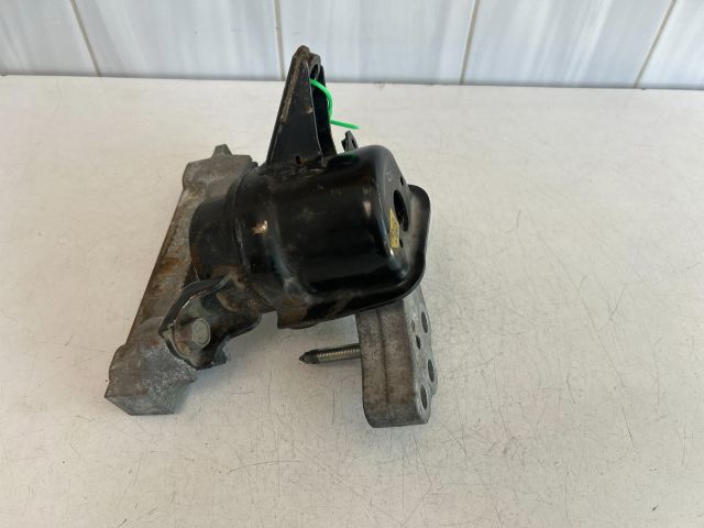 bontott TOYOTA RAV 4 Motor Tartó Bak (Pozíciófüggetlen)