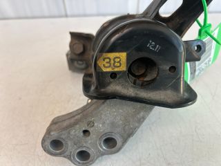 bontott TOYOTA RAV 4 Motor Tartó Bak (Pozíciófüggetlen)