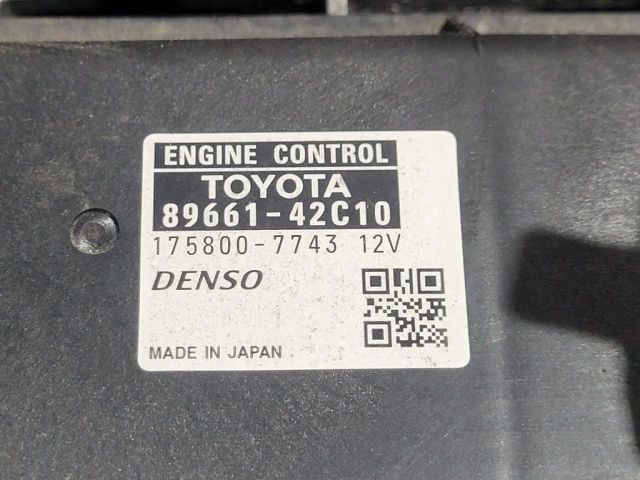 bontott TOYOTA RAV 4 Motorvezérlő