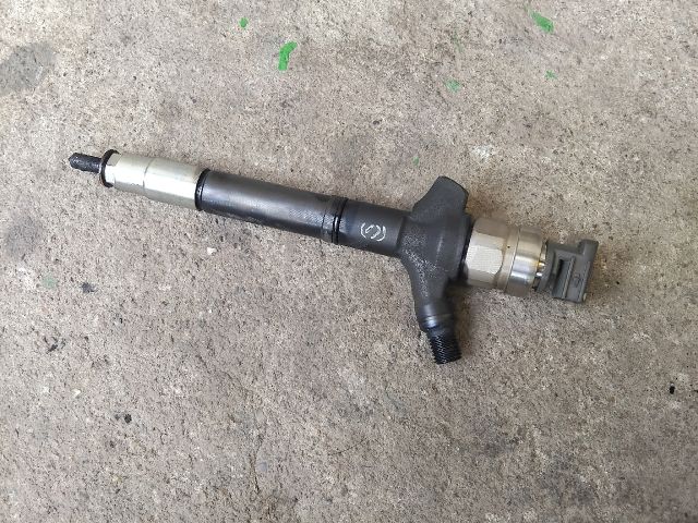 bontott TOYOTA RAV 4 Porlasztó (1 db)