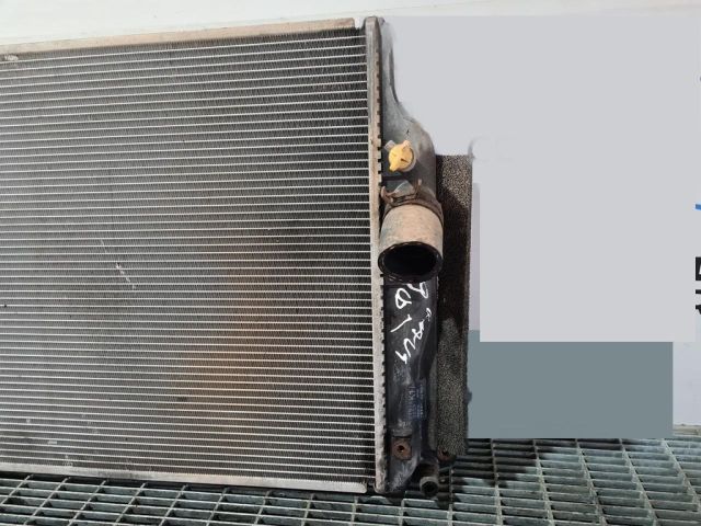 bontott TOYOTA RAV 4 Vízhűtő Radiátor (Klímás)