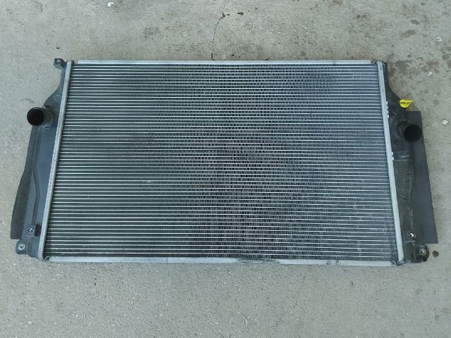 bontott TOYOTA RAV 4 Vízhűtő Radiátor (Klímás)