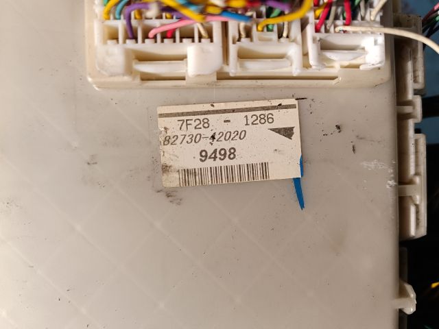 bontott TOYOTA RAV 4 Biztosítéktábla Motortér