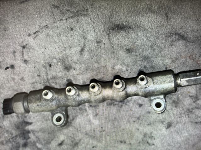 bontott TOYOTA RAV 4 Közösnyomócső