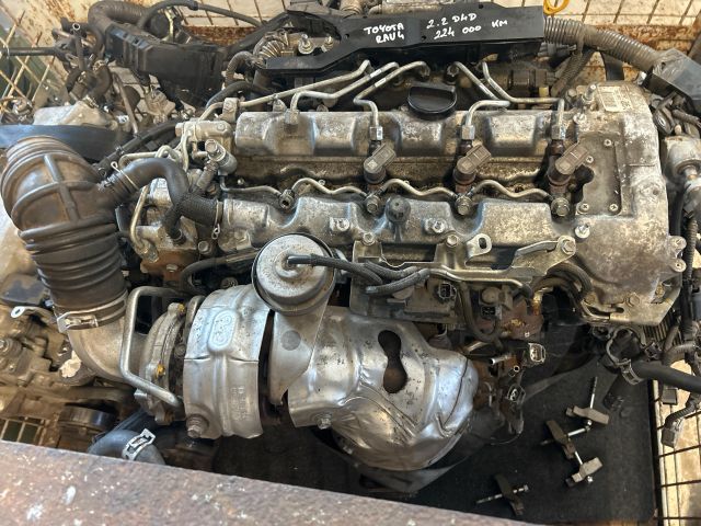 bontott TOYOTA RAV 4 Motor (Fűzött blokk hengerfejjel)
