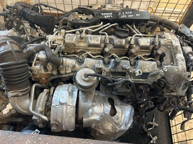 bontott TOYOTA RAV 4 Motor (Fűzött blokk hengerfejjel)
