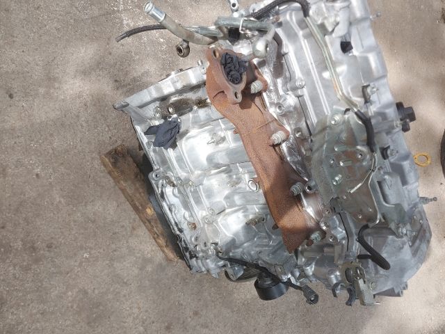 bontott TOYOTA RAV 4 Motor (Fűzött blokk hengerfejjel)