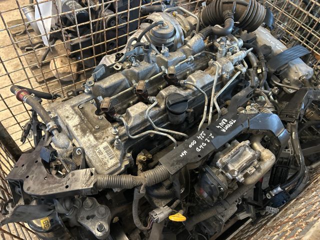 bontott TOYOTA RAV 4 Motor (Fűzött blokk hengerfejjel)