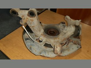 bontott TOYOTA RAV 4 Bal első Csonkállvány Kerékaggyal