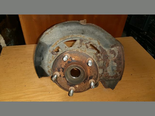 bontott TOYOTA RAV 4 Bal első Csonkállvány Kerékaggyal