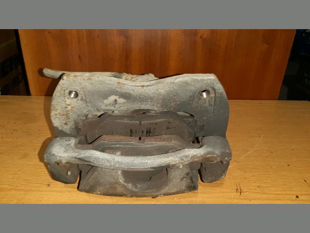 bontott TOYOTA RAV 4 Bal első Féknyereg Munkahengerrel