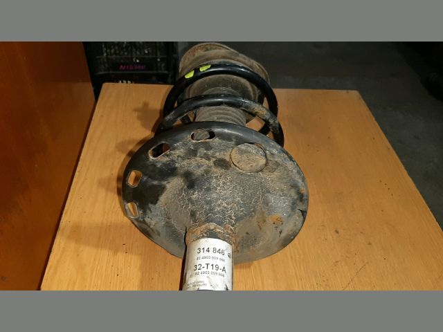 bontott TOYOTA RAV 4 Bal első Gólyaláb (Lengécsillapító, Rugó)