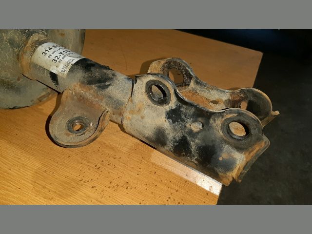 bontott TOYOTA RAV 4 Bal első Gólyaláb (Lengécsillapító, Rugó)