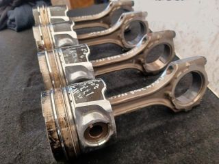 bontott TOYOTA RAV 4 Dugattyú