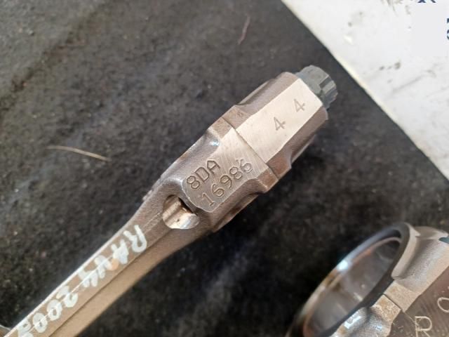 bontott TOYOTA RAV 4 Dugattyú