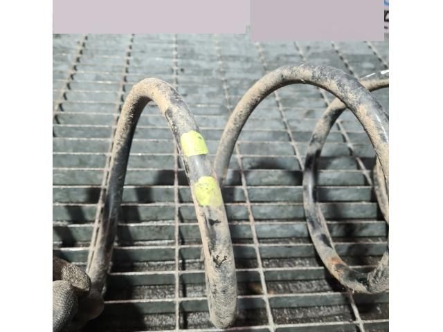 bontott TOYOTA RAV 4 Első Rugó