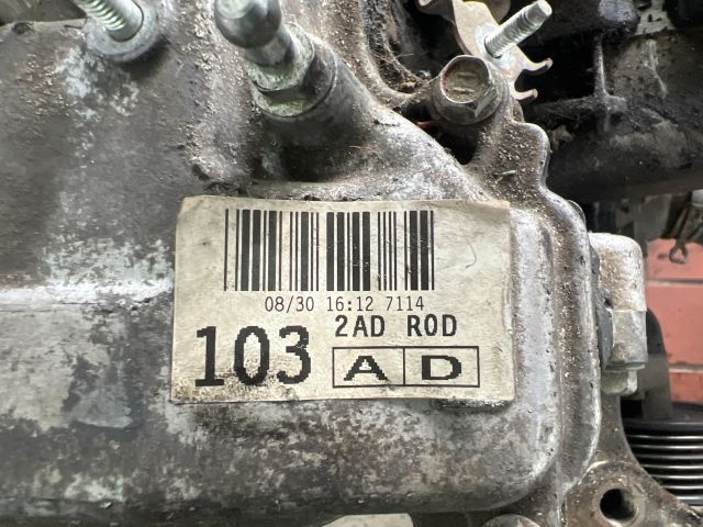 bontott TOYOTA RAV 4 Motor (Fűzött blokk hengerfejjel)