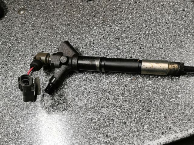 bontott TOYOTA RAV 4 Porlasztó (1 db)