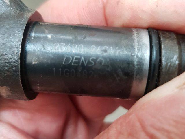 bontott TOYOTA RAV 4 Porlasztó (1 db)