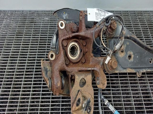 bontott TOYOTA RAV 4 Bal hátsó Csonkállvány