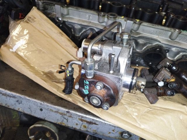 bontott TOYOTA RAV 4 Nagynyomású Szivattyú