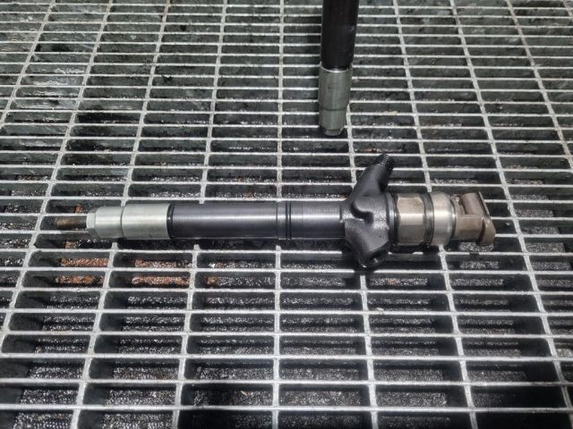 bontott TOYOTA RAV 4 Porlasztó (1 db)