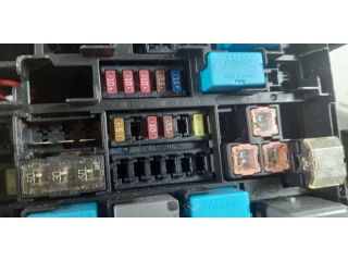 bontott TOYOTA RAV 4 Biztosítéktábla Motortér