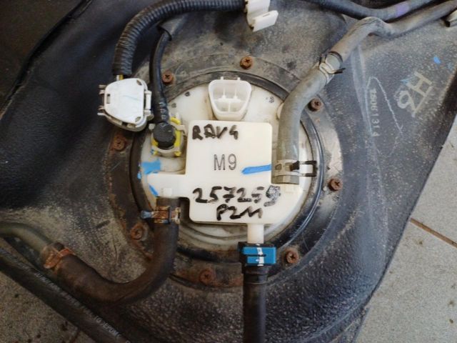 bontott TOYOTA RAV 4 Üzemanyag Szivattyú