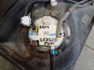 bontott TOYOTA RAV 4 Üzemanyag Szivattyú