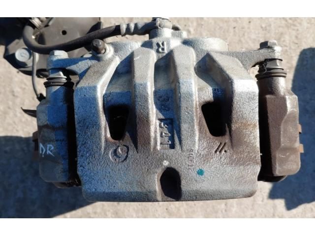 bontott TOYOTA RAV 4 Jobb első Csonkállvány