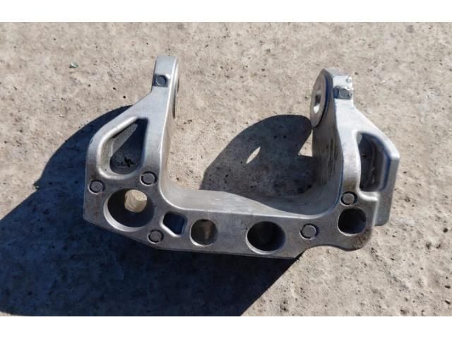 bontott TOYOTA RAV 4 Motor Tartó Bak Bal