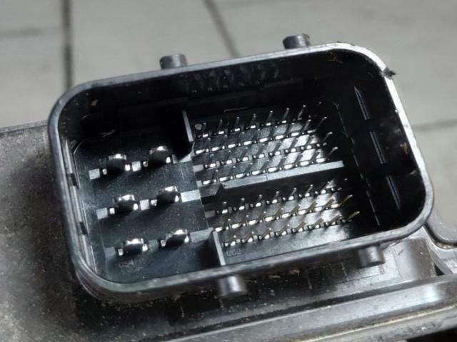 bontott TOYOTA RAV 4 Motorvezérlő