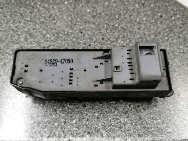 bontott TOYOTA RAV 4 Ablakemelő és Tükör Kapcsoló