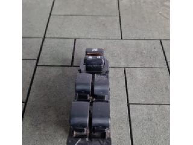 bontott TOYOTA RAV 4 Ablakemelő Kapcsoló Négyes / Kettes