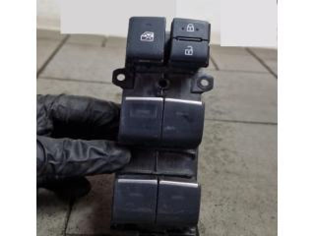 bontott TOYOTA RAV 4 Ablakemelő Kapcsoló Négyes / Kettes