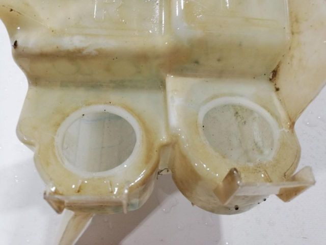 bontott TOYOTA RAV 4 Ablakmosó Tartály