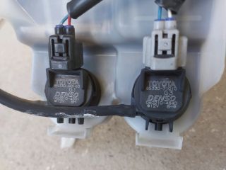 bontott TOYOTA RAV 4 Ablakmosó Tartály