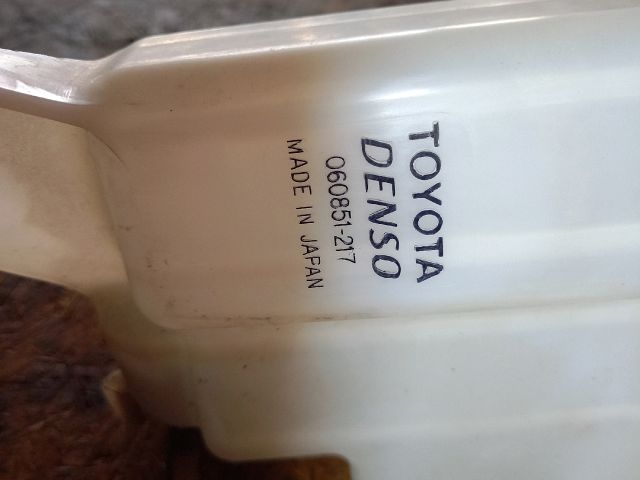 bontott TOYOTA RAV 4 Ablakmosó Tartály