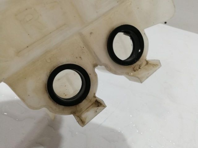 bontott TOYOTA RAV 4 Ablakmosó Tartály