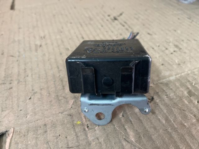 bontott TOYOTA RAV 4 Ablaktörlő Relé