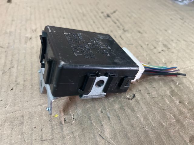 bontott TOYOTA RAV 4 Ablaktörlő Relé