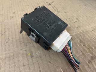 bontott TOYOTA RAV 4 Ablaktörlő Relé