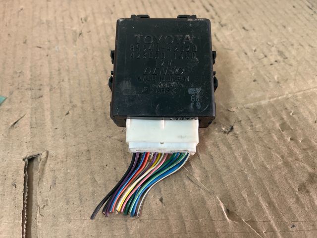 bontott TOYOTA RAV 4 Ablaktörlő Relé